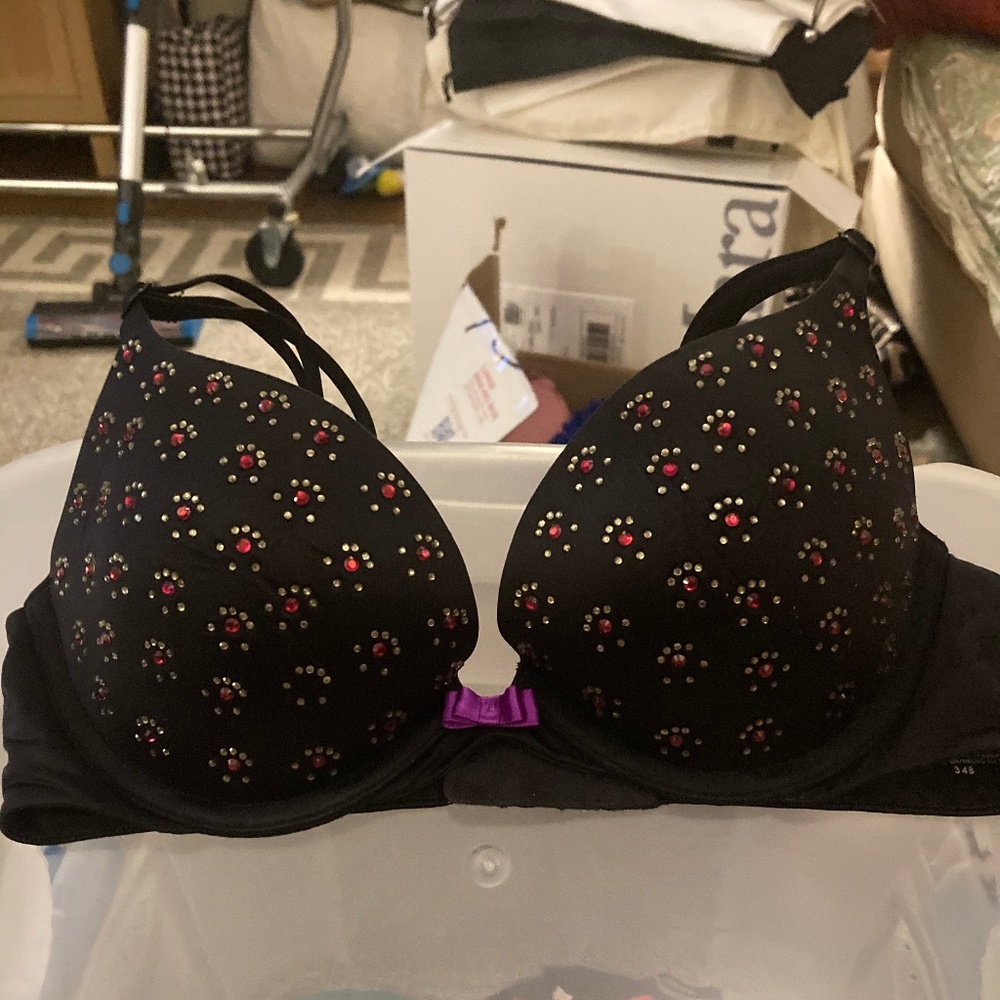 Vintage Victoria’s Secret very sexy tagles push-up black crystal crusted 34B bra